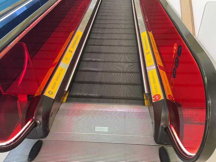 耐力板-商場電梯檔板